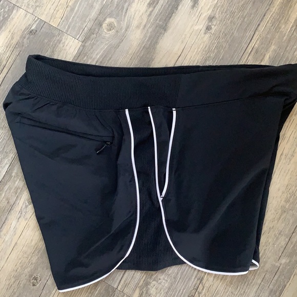 Athleta shorts - Picture 4 of 5